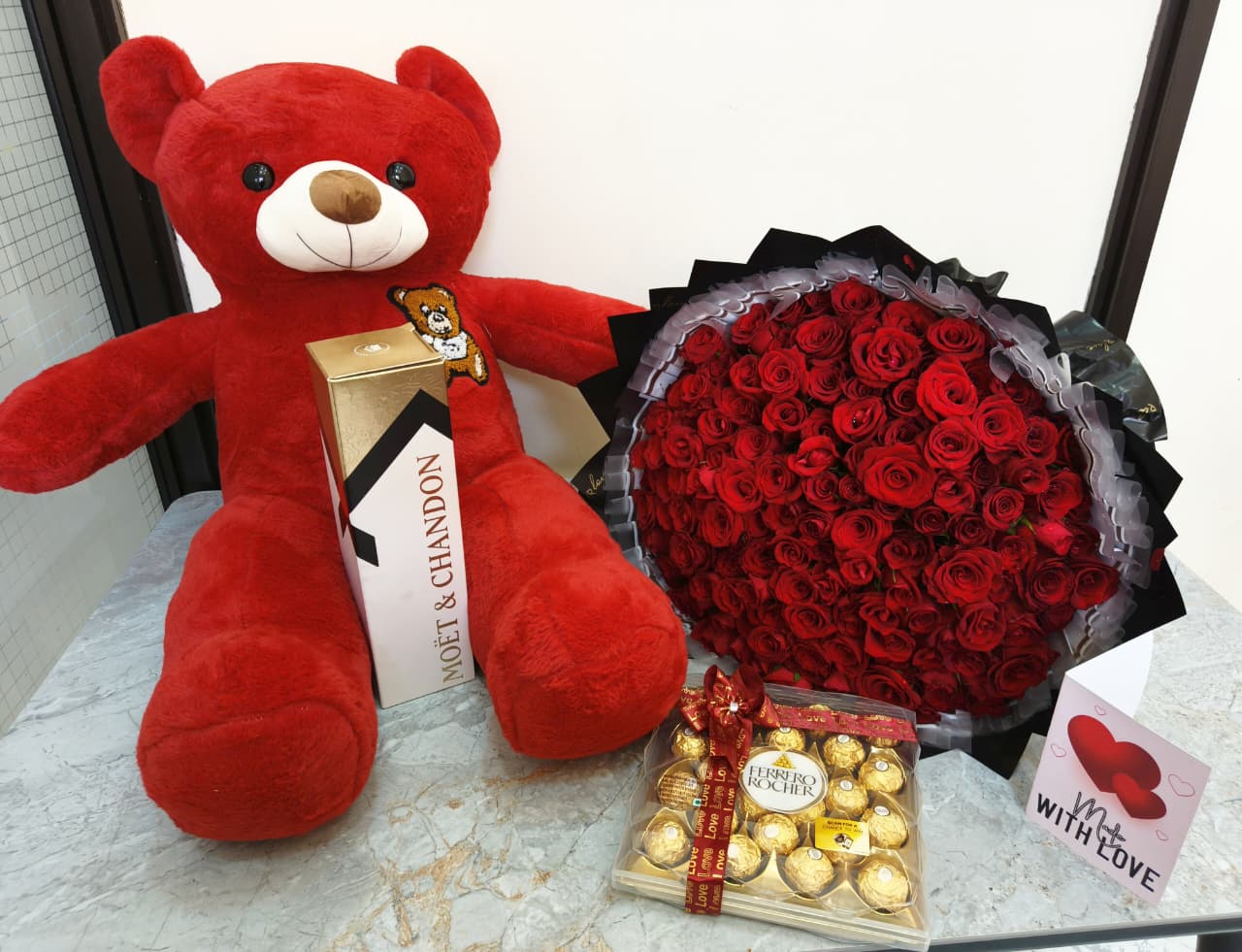 Luxury Valentine’s Day Gifts in Kenya – Red Rose Bouquet, Teddy Bear, Chocolates & Champagne